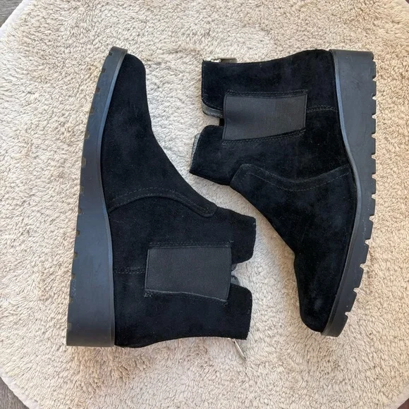 Adrianne Vittadini Black Suede Ankle Women's Chelsea Boots sz 8 - Picture 3 of 8